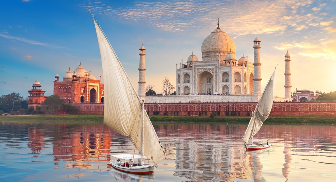 Travel-Guide-to-Inddia.jpg